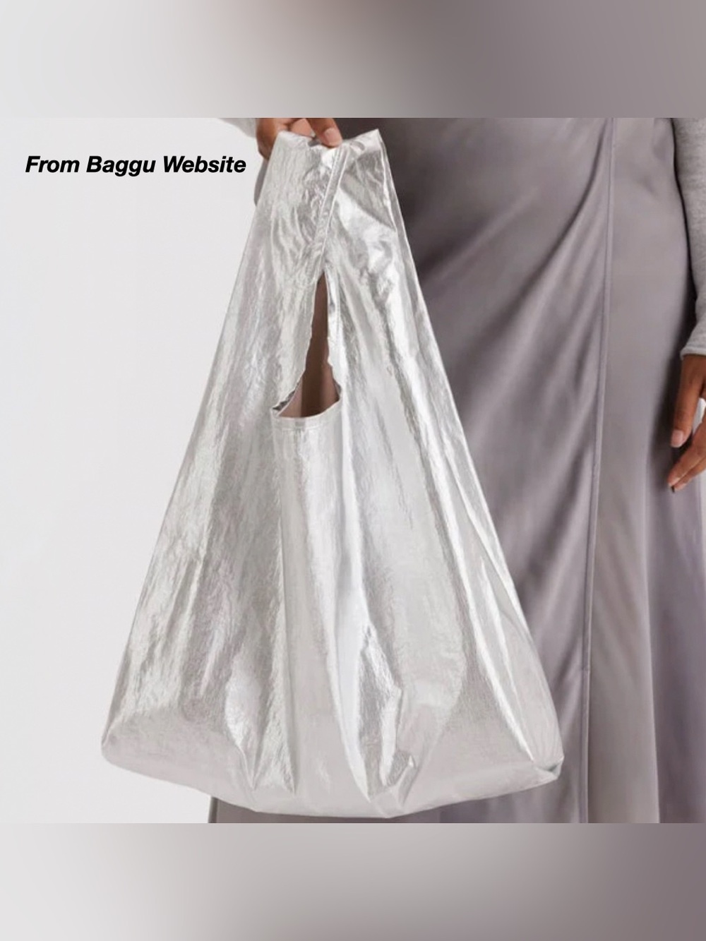 NWT: BAGGU STANDARD REUSABLE BAG IN CHROME METALLIC OS)